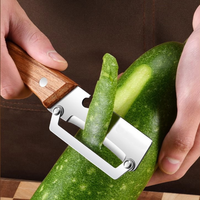 2026 Multifunctionele groenteschiller met houten handvat, 3-in-1 roestvrijstalen fruit- en groenteschilmes met flesopener