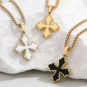 Colgante Religioso Clásico de Cruz de Acero Inoxidable Chapado en Oro Vintage para Mujer con Borde Floral Cepillado - Product Image 1