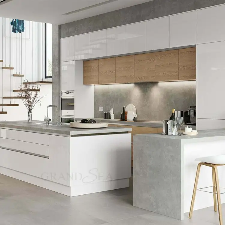 Armadi da cucina in legno massello bianco lucido rta design moderno per la casa