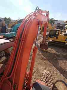 Excavadora de Tamaño Mediano de 20 Toneladas de Marca Japonesa Hitachi ZX200, Excavadora Hidráulica Usada de Alto Rendimiento en Venta - Product Image 3