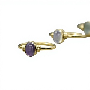 Bague vintage plaquée or 18 carats avec améthyste, sertissage clos, pierre naturelle ovale, unisexe, pierre de naissance de février, fiançailles - Product Image 1