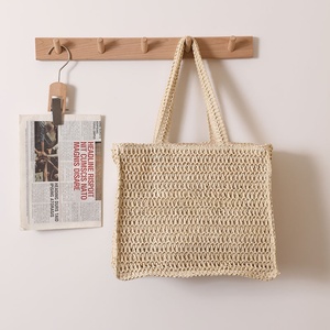 Sac en paille brodé personnalisé HKZB pour femmes, grande capacité, sac fourre-tout carré tissé, parfait pour les vacances à la plage - Product Image 3