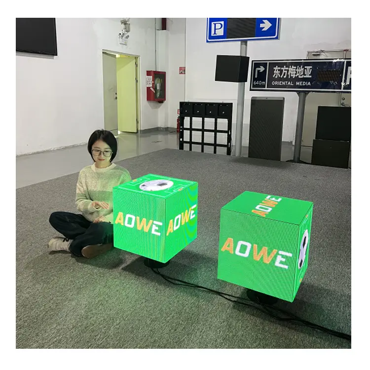 AOWE ผลิตภัณฑ์ใหม่ร้อนติดผนังร้านโลโก้ในร่มกลางแจ้ง P2.5เมจิก Cube Wifi 4กรัมนำก้อนหน้าจอแสดงผล