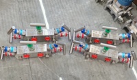 Rosemounte R305 : Supports de collecteur intégrés pour transmetteurs coplanaires, éliminant les brides. Numéro de modèle : 0305RC52B11