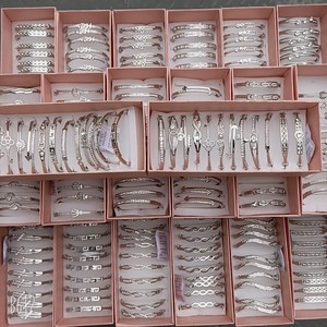 2024 en iyi fiyat afrika tarzı ucuz altın ve gümüş kaplama mix tasarımlar kadınlar için çinko alaşım rhinestone bilezik - Product Image 5