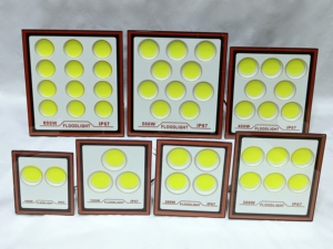 ไฟสปอร์ตไลท์ LED 600W IP67 5000K แสงเดย์ไลท์ ตัวเรือนอะลูมิเนียม ความสว่างสูง ติดตั้งบนพื้น สำหรับใช้งานกลางแจ้งในสวน ได้รับการรับรองมาตรฐาน CE รับประกัน 2 ปี - Product Image 5