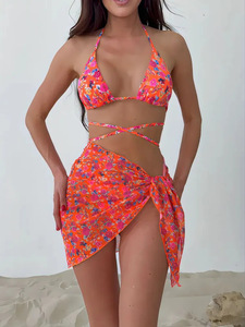 Bikini Floral Naranja de 3 Piezas Personalizado para Mujer con Falda Cruzada - Top Halter y Braguita Cruzada en la Espalda, Traje de Baño Sexy - Product Image 5