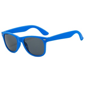 Lunettes de soleil rétro carrées UV400 tendance pour hommes et femmes, couleur gris riz, effet tache d'encre, vente en gros - Product Image 2