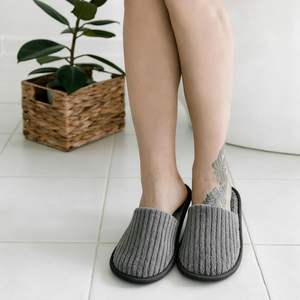 Pantuflas Desechables Blancas Cómodas para Huéspedes, Paquete para Hotel, Spa, Viajes, Hogar, Aptas para Adultos, Punta Cerrada, Súper - Product Image 2