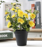 Fleurs artificielles roses et bleues au toucher réel avec pot en plastique