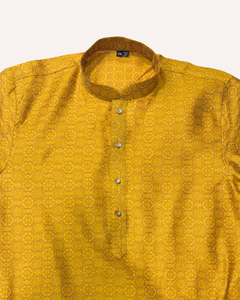 Kurta de Algodón con Estampado Geométrico Amarillo Mostaza para Hombre, Ropa Étnica Tradicional con Elegante Patrón Geométrico, Mangas Largas, Cuello Mao - Product Image 6