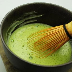 Ensemble de thé matcha japonais avec fouet sûr, cuillère réutilisable, bol à matcha - pour les amateurs de thé - Product Image 3