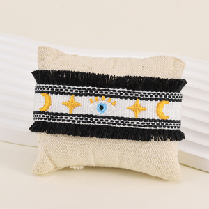 Gelang Logo Tenun Kustom Desain Fashion, Gelang Rumbai Bordir Pesona Fashion yang Dapat Disesuaikan untuk Pemakaian Sehari-hari Anak Perempuan - Product Image 1