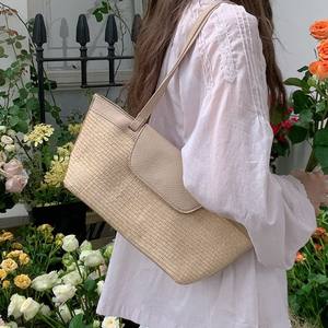 Sac fourre-tout en paille tressée style français marron été 2025 pour femme, sac à bandoulière décontracté pour usage quotidien avec poche zippée - Product Image 2