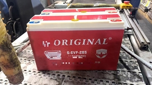Batterie Rouge pour le Marché Africain Super 12V200AH 12V285AH 12V300AH <span class=keywords><strong>12V20AH</strong></span> - Product Image 6