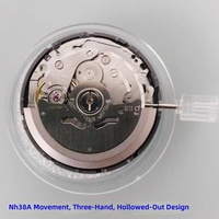 Montre analogique squelettée à trois aiguilles NH38A pour mouvement à quartz avec boîtier métallique, bracelet en acrylique et fermoir caché