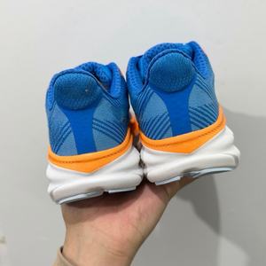 รองเท้าวิ่งสไตล์เรโทรลำลองคุณภาพสูงที่ขายดีที่สุด โดดเด่นด้วยประสิทธิภาพการรองรับน้ำหนักที่เบาและดีไซน์ที่หรูหรา - Product Image 4