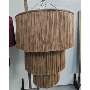 Abajur de Franjas Multicamadas em Burgundy, Acessório Luxuoso para Iluminação Estilosa - Product Image 4