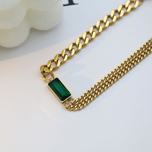 Geometric Gold Chain Bracelet With Green Zircon Inlay For Gift Wear - Product Image 3