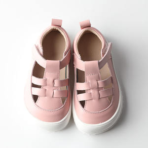 Vente en gros 2025 Nouveau design Sandales d'été antidérapantes à orteils larges en cuir véritable Pieds nus Chaussures pour enfants - Product Image 1