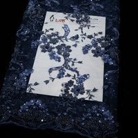 Tissu en dentelle de maille bleu marine de luxe, lourdement orné de perles et de broderies 3D à sequins, pour robes de soirée, robes de mariée et haute couture