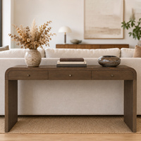 Table console longue Walut à design incurvé avec 3 tiroirs, table d'entrée avec poignées dorées, table d'appoint de rangement pour salon.