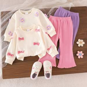 Abbigliamento Primaverile e Autunnale 2026 per Bambini: <span class=keywords><strong>Felpa</strong></span> Floreale con Fiocco e <span class=keywords><strong>Pantaloni</strong></span> a Zampa a Coste, Completo Due Pezzi per Bambine - Product Image 1