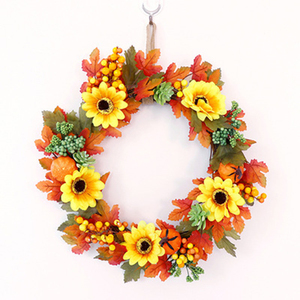 Fabricant en <span class=keywords><strong>plastique</strong></span> en métal couronne avec pomme de pin feuilles - Product Image 4