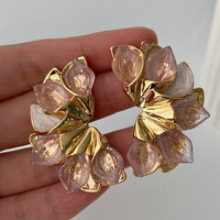 2025 dernière lumière luxe 3D or fleur boucles d'oreilles avec pétales roses pour un must have Euro US automne hiver oreille accessoire