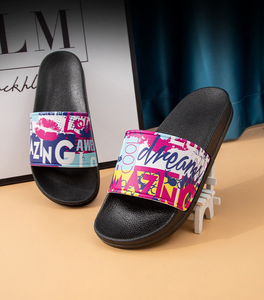 Chaussures de douche à oreiller bon marché, sandales de salle de bain, pantoufles nuage pour femmes et hommes - Product Image 1