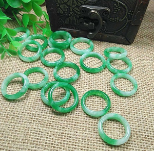 Anillos de Jade Verde Baratos de Estilo Moderno, Anillo de Piedra Natural de Jade para Mujeres y Hombres - Product Image 2