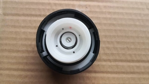 16K2007 (CAP, FUEL) - Bouchon de réservoir de carburant compatible avec les pièces de chargeuse Liugong, pièces de machines de construction directement de l'usine - Product Image 3