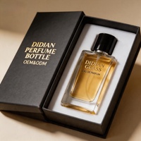 Flacon de parfum vide en verre de luxe en stock, design carré, 50 ml, 100 ml, avec bouchons magnétiques noirs uniques et emballage en boîte