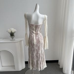 Vestito Midi da Donna Elegante e Casual da Sera per Feste e Club Personalizzato di Tendenza con Maniche a Svasatura in Pizzo e Allacciatura Frontale - Product Image 2