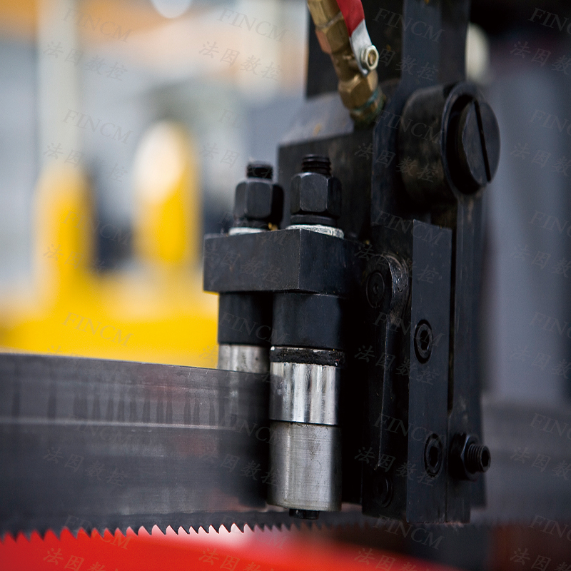 BS1250 FINCM двустворчатая Вертикальная ленточная пила с H-образным лучом