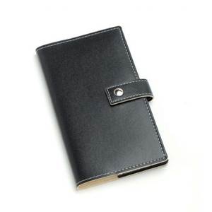 Carnet d'adresses A6 avec couverture en cuir noir et fermeture à sangle pour le rangement des cartes et des notes - Product Image 1