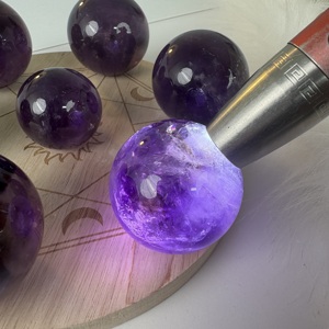 Chất lượng cao 2cm tím thạch anh tím thạch anh tinh thể kim cương nguyên Đá quà tặng và hàng thủ công một phần biển nhím lấy cảm hứng từ hình cầu - Product Image 1