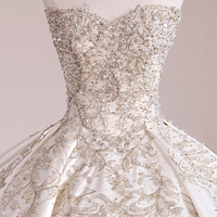 Ballkleid Hochzeitskleid Trägerlos Sweetheart-Ausschnitt Kristall-Korsett Barock Kaskaden-Satin Übergröße Prinzessin Braut Maßanfertigung Großhandel