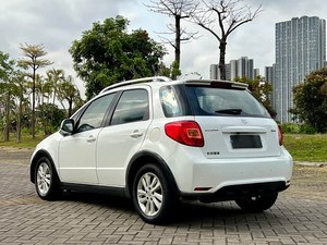 Suzuki <span class=keywords><strong>Swift</strong></span> Sport d'occasion 2013 <span class=keywords><strong>2014</strong></span> 2015 Essence Automatique Berline 5 places Feux avant à LED Gauche Très bon état - Product Image 5