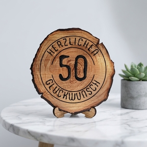 Placa de Madera Grabada DARO Design para <span class=keywords><strong>50</strong></span> Cumpleaños - Regalo de Cumpleaños de Madera de Alta Calidad - 6mm de Grosor, 30cm de Diámetro - Hecho en Alemania - Para Pared - Product Image 4