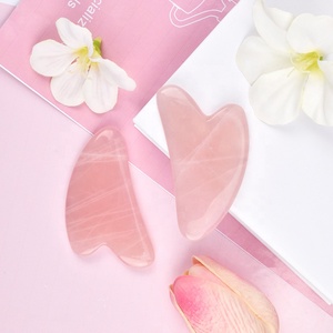Kunden spezifische rosa Quarz Gesicht Guasha mit Box Mini herzförmigen Rosenquarz Gua Sha Stein Private Label Gesichts massage gerät - Product Image 2
