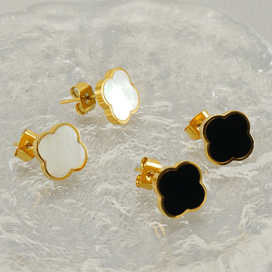 Ensemble de bijoux pour femmes, collier et boucles d'oreilles en acier titane plaqué or 18 carats, trèfle à quatre feuilles, coquille naturelle, 2023 - Product Image 4