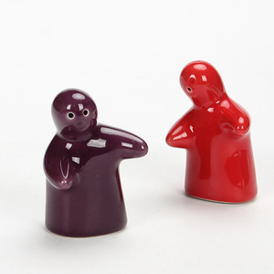 Customized adorable huggable pepper <b>shaker</b>, creative kitchen seasoning jar, ceramic condiment container, fun tabletop ornament. - Product Image 1