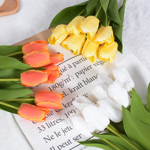 Flower Delight Tulipanes Artificiales de Plástico y Seda 180g/m Decoración para Bodas y Hogar - Product Image 1