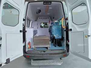 Nouvelle génération pour <span class=keywords><strong>Volkswagen</strong></span> T6 EMS Van Plate-forme de clinique mobile configurée sur mesure Solution d'approvisionnement direct Transmission manuelle Nouveau - Product Image 5