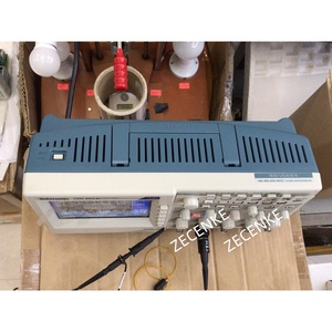 1 pièce d'occasion - Oscilloscope numérique Tektronix TDS 2024C <span class=keywords><strong>4</strong></span> canaux 200 MHz 2 GS/s avec sonde - Product Image 4