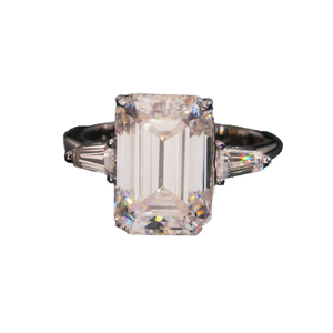 Bague à trois pierres en moissanite jaune taille émeraude, plaqué or 14 carats, sertie à griffes, bijoux de mariage pour femme - Product Image 1