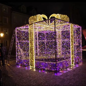 Boîtes cadeaux 3D décorées avec des lumières pour l'hiver, le Noël, les jardins et les événements festifs en plein air. - Product Image 1