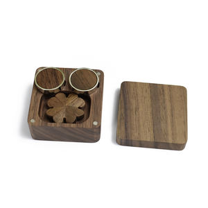 卸売カスタムデザインレーザー彫刻ウッドブローチ木製フラワーピンバッジ - Product Image 5