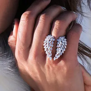 Lateefah OEM Fashion Bridesmaids Wedding Jewelry Open Rings Full Diamond Zircon Wings Adjustable Rings Charm Rings